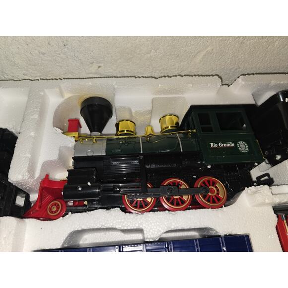 Rio Grande D&RGW Train Set Locomotive Caboose Boxcar Tracks Model Railroad - Picture 5 of 6